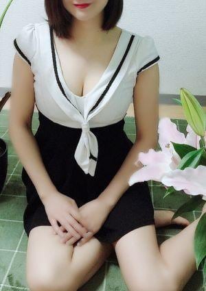 七海 ななミ はるな