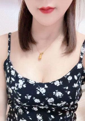 七海 ななミ えみ(新人)