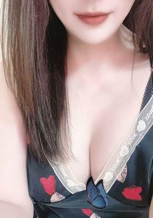 七海 ななミ あき