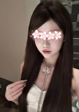 従姉妹の指先（いとこのゆびさき） バラちゃん