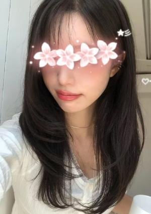 従姉妹の指先（いとこのゆびさき） みみちゃん