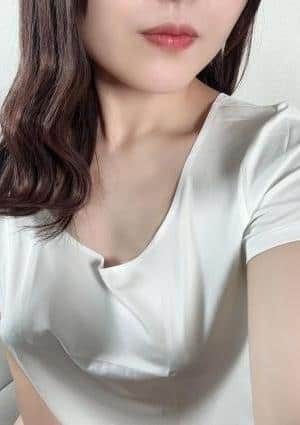 白シャツと彼女「しろかの」 蓮（れん）