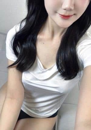 白シャツと彼女「しろかの」 夢乃(ゆの)