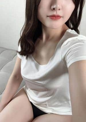 白シャツと彼女「しろかの」 蓮（れん）