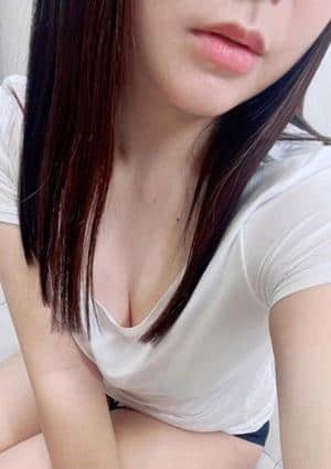 白シャツと彼女「しろかの」 彩華（あやか）