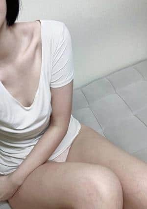 白シャツと彼女「しろかの」 小春（こはる）