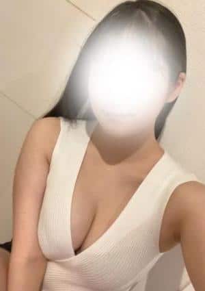 クジャク 新宿店 吉岡まりこ