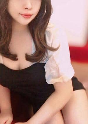 LA BELLA（ラベーラ）梅田ルーム 桃香