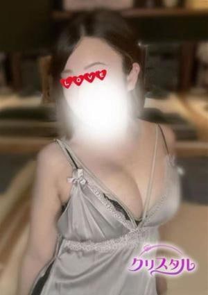 クリスタル アキ【ベトナム人】