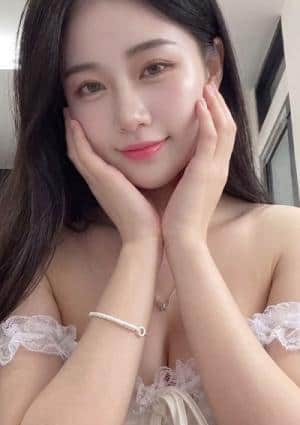 女王 ミナちゃん
