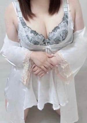 別邸 白 まみ