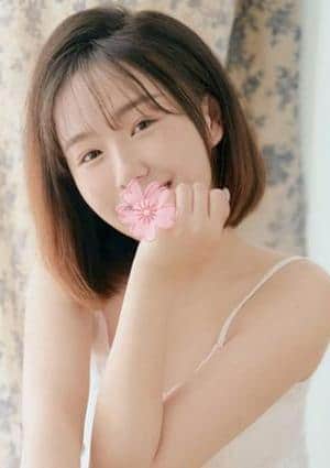 極上美女 エミリ