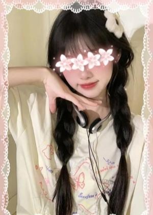 香港女子HER エマ