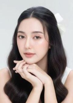 純な少女 リナ