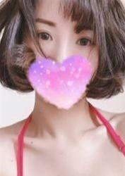 桃 桃 ゆい