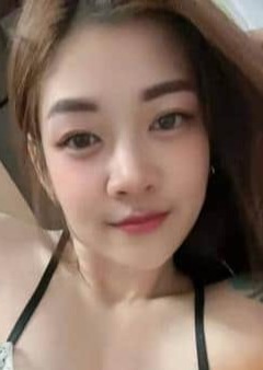 赤い唇 新人るな