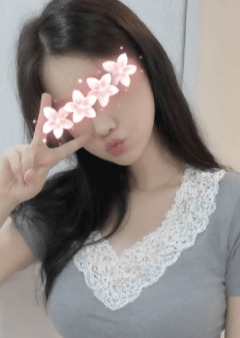 赤い唇 マリ